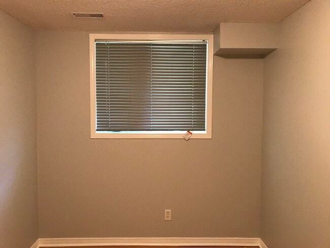 Photo - 456 Weston Cres