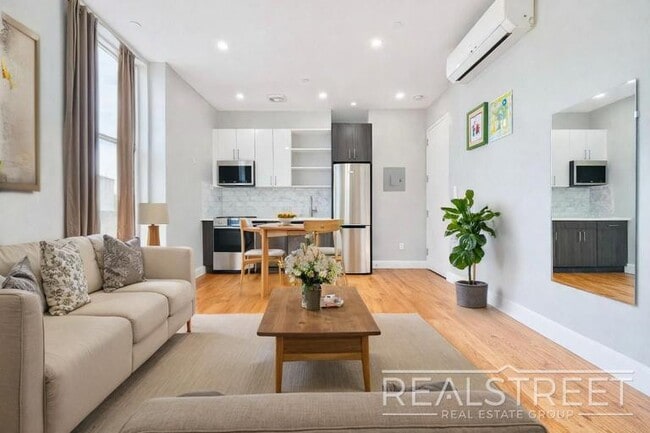 Building Photo - New 2 BEd in Fort Greene with Roof Deck & Laundry! Unit 4A