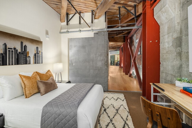 Building Photo - 1408 12th Ave Unit #205