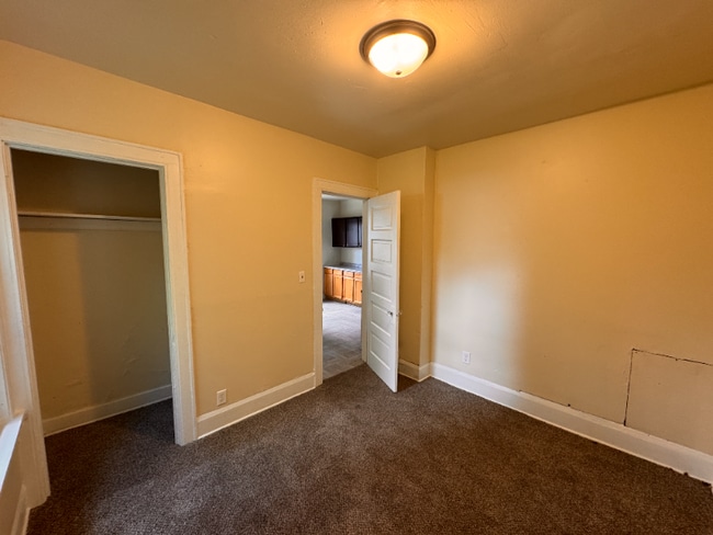 Photo - 806 S 32nd St