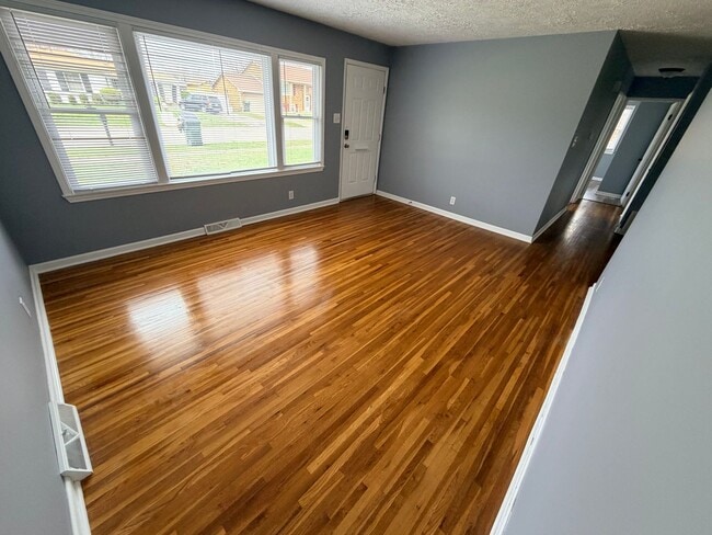 Photo - 1134 Oakwood Dr