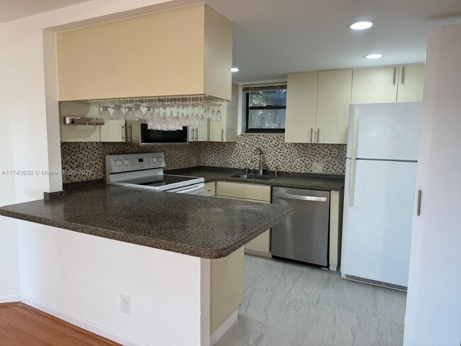 Photo - 8290 Lake Dr Condo Unit 307