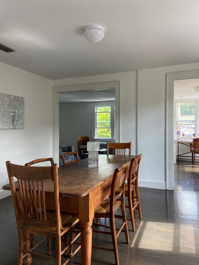 Full dining room - 20 Clark St Unidad 2ndfloor