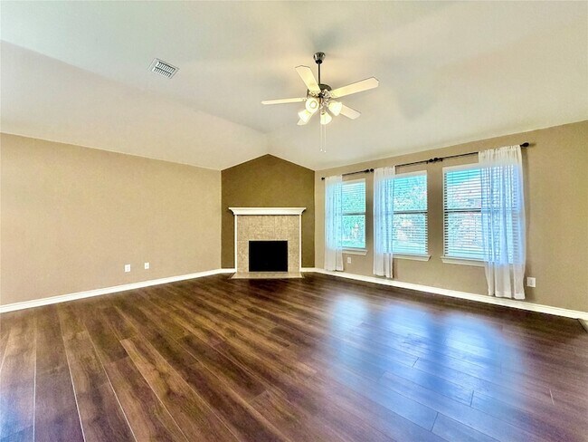 Photo - 3504 Northpointe Drive