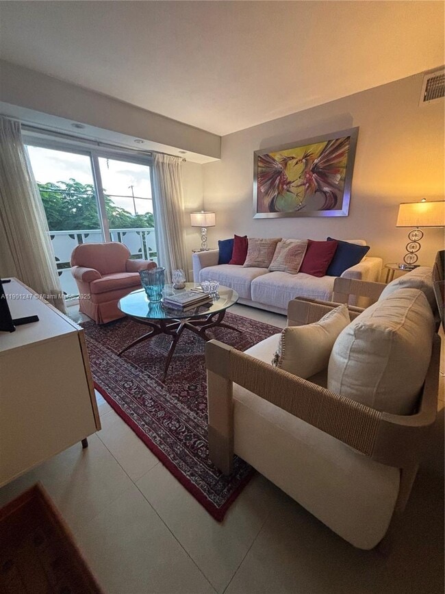 Photo - 1498 Jefferson Ave Unidad 405