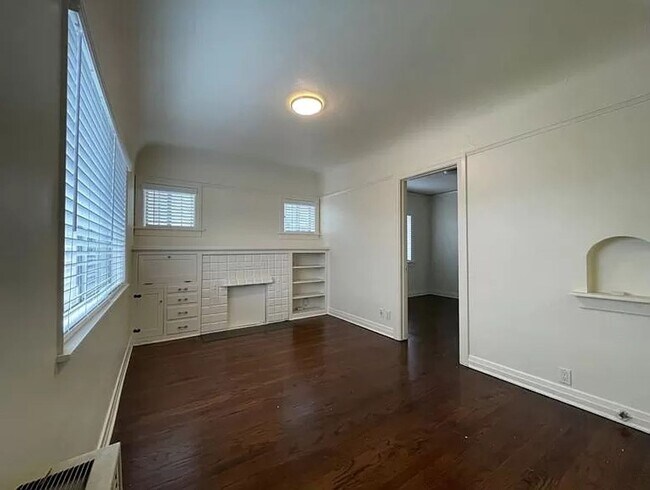 Photo - Amazing 1 Bedroom Cottage in the Heart of ...