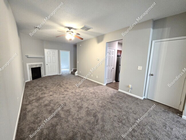2330 Hackamore Dr