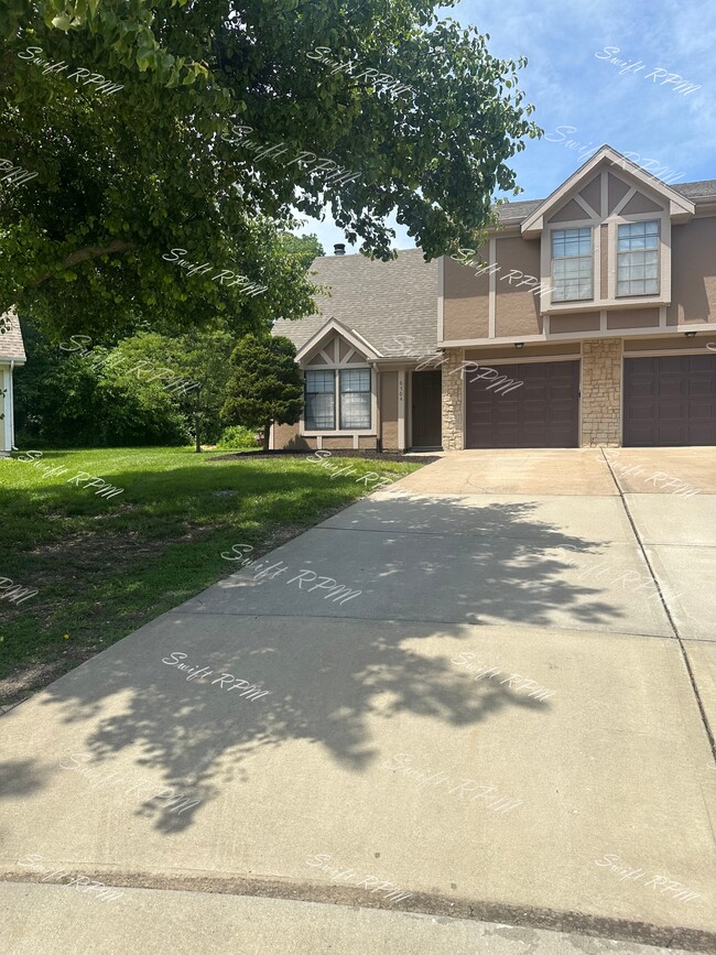 Photo - 6704 W 150th St Townhome
