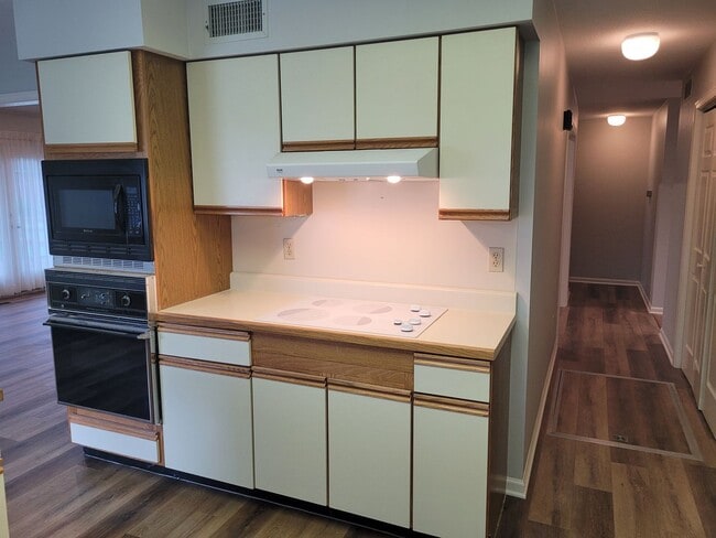 Photo - Country Club Villas-2 Bedroom 2 Bath Condo