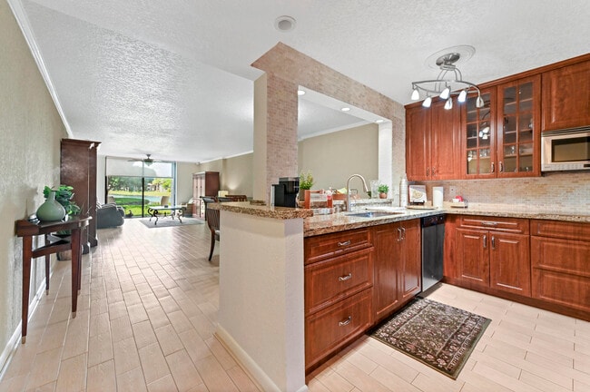 Photo - 15075 Witney Rd Unidad 108