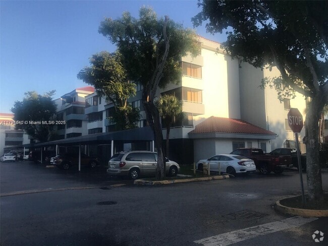 Building Photo - 8205 SW 152nd Ave Unit F-206 Rental