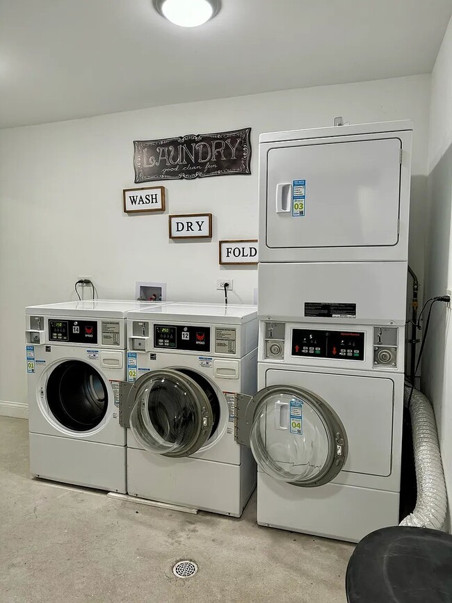 Photo - 2840 W Fulton St Unit 2F