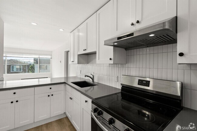 Building Photo - 31 Mateo Ave Rental