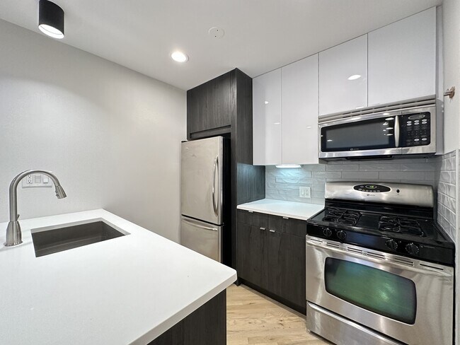 Photo - 853 W Grace St Unit 102D