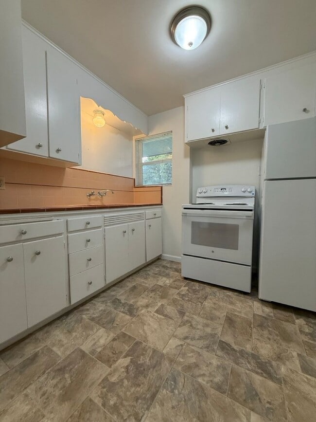 Photo - 1535-1537 California Ave SW (OTP) Unit 1535 California Ave SW