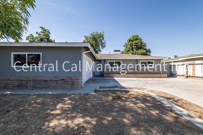Building Photo - 3 Bedroom/2 Bath Home in Rosedale - $2195 per month!