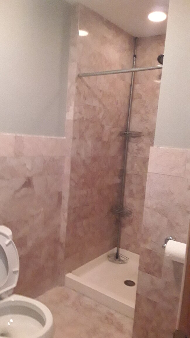 Photo - 3439 W Belle Plaine Ave Unidad 1w