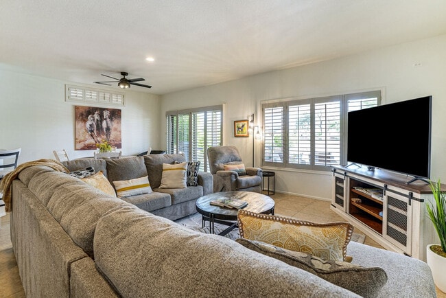 Building Photo - 16426 W Boulder Vista Dr