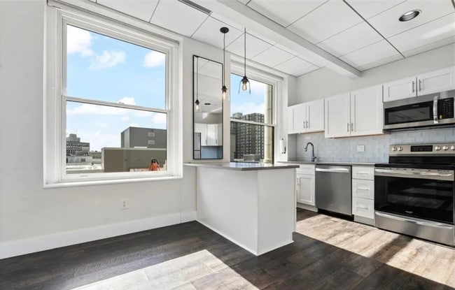 Photo - 108 W Jefferson St Unit 702