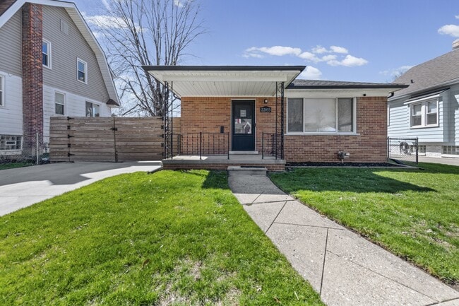 Photo - 22055 Elmwood Ave