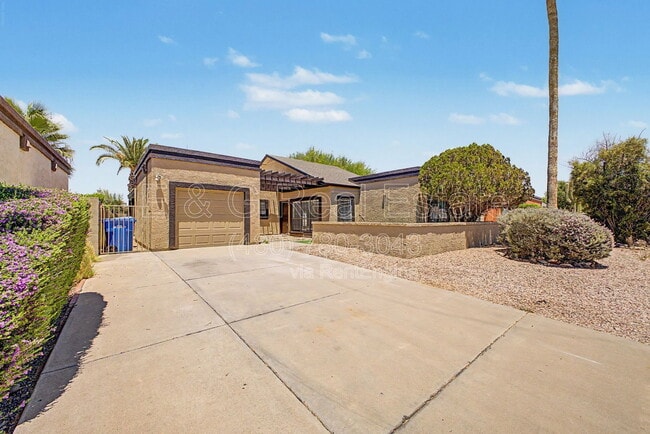Building Photo - 4208 W Villa Maria Dr