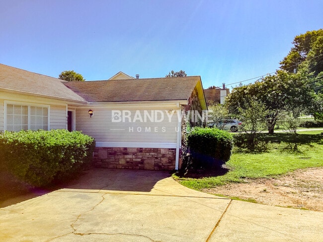 Photo - 630 Morrow Rd