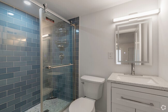 1BR, 1BA - 415SF - Bathroom