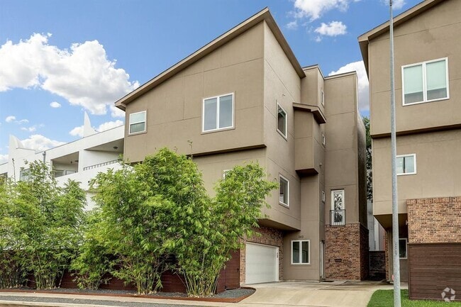 Building Photo - 2613 Waugh Dr Rental