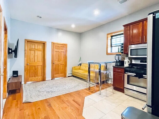 Furnished room/NOT APARTMENT