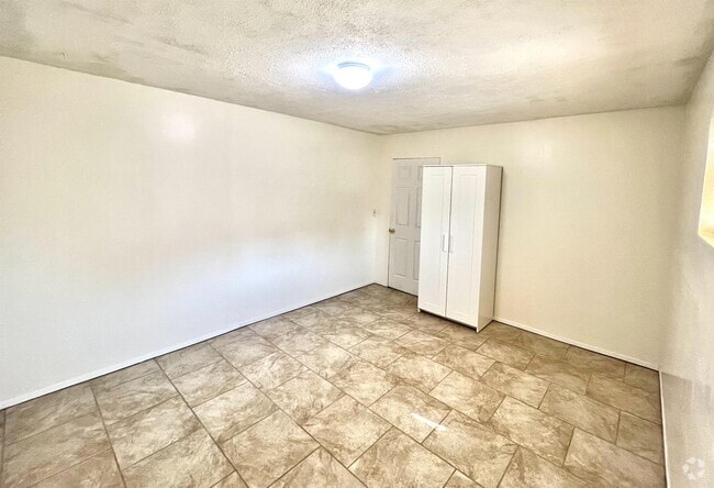 Building Photo - 33671 Beverly Dr Rental