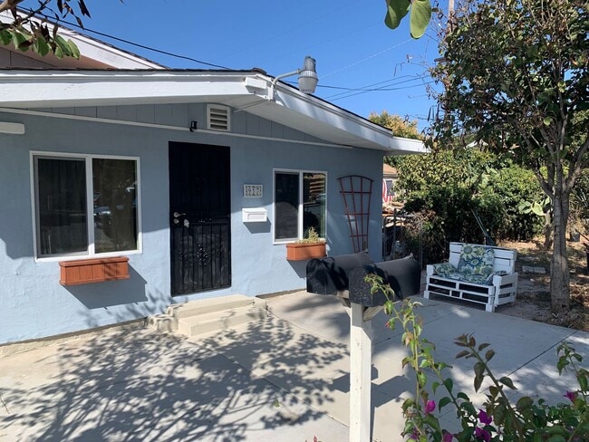 Building Photo - 3 bedrooms 1 bath house in National City