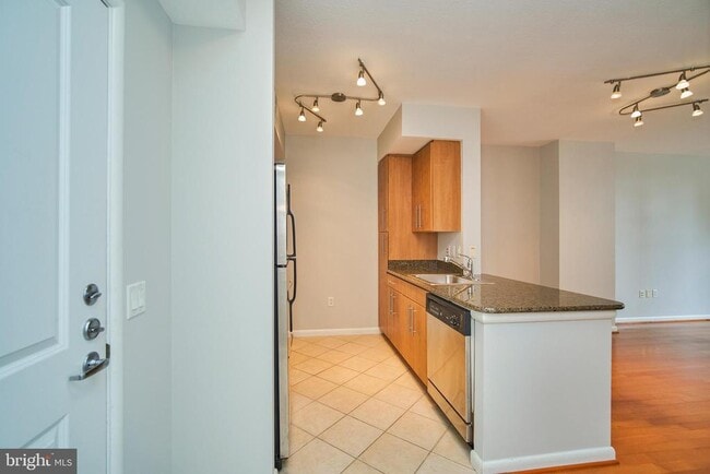 Photo - 1021 N Garfield St Unit 604