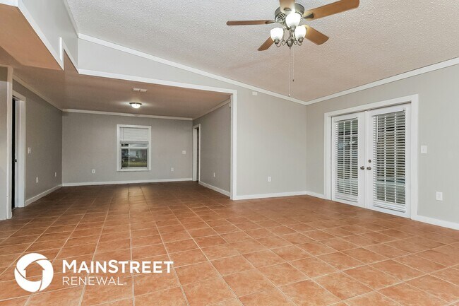 Photo - 225 Tracy Way