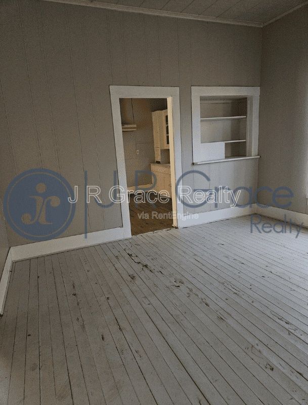 Photo - 410 W Trinity St