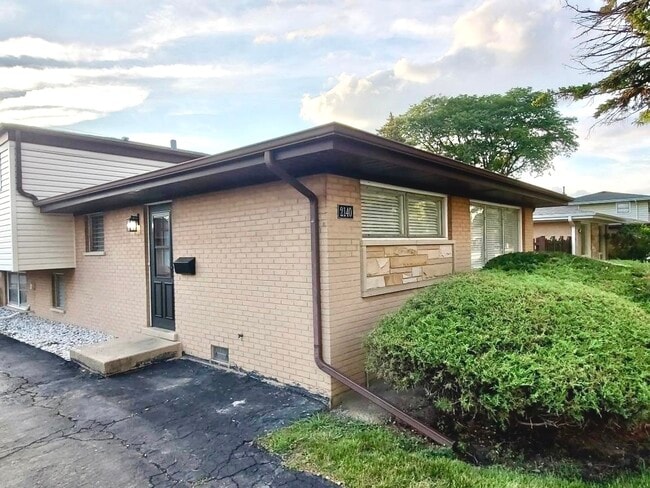 Photo - 2140 Eastview Dr