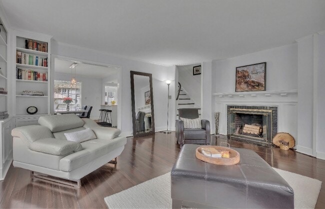 Photo - 42 Tanglewylde Ave