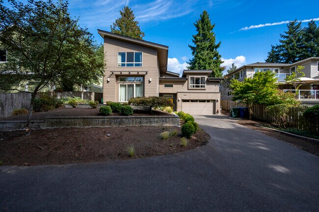 Photo - 10644 Bartlett Ave NE