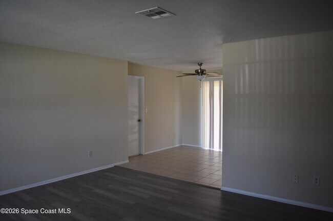 Photo - 3134 Edgewood Dr NE