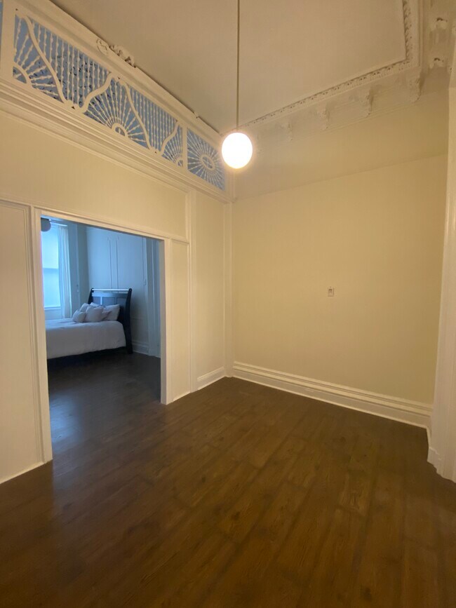 Photo - 549 Henry St