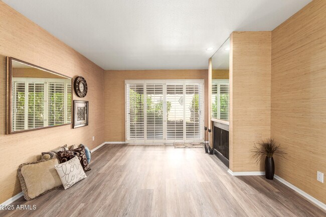 Building Photo - 6735 N 16th Pl