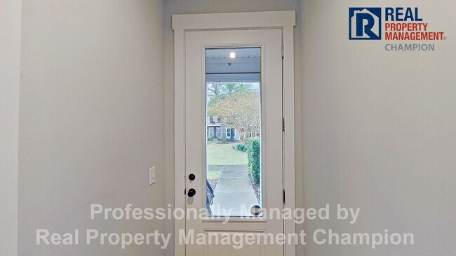 Photo - Bright & Open End Unit Townhome
