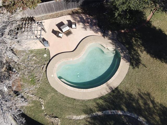 3913 Knob Hill Dr