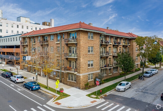 Building Photo - Leiland