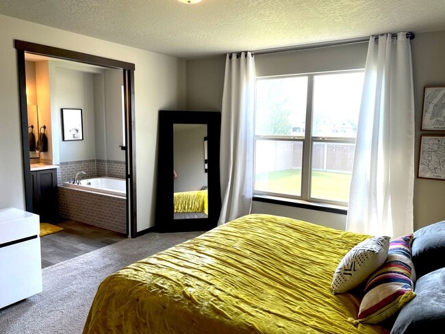 Photo - Beautiful 3 Bedroom, 2.5 Bath Two-Story Home with Office in Post Falls