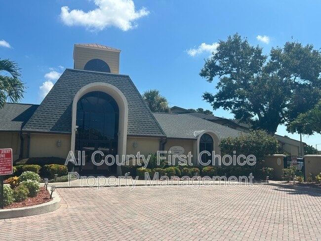 Building Photo - 12293 Sailwinds Dr Unit 203