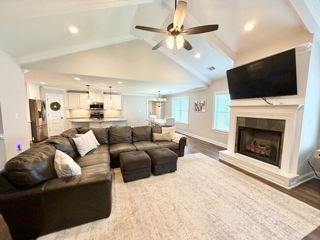Photo - 111 Ananias St