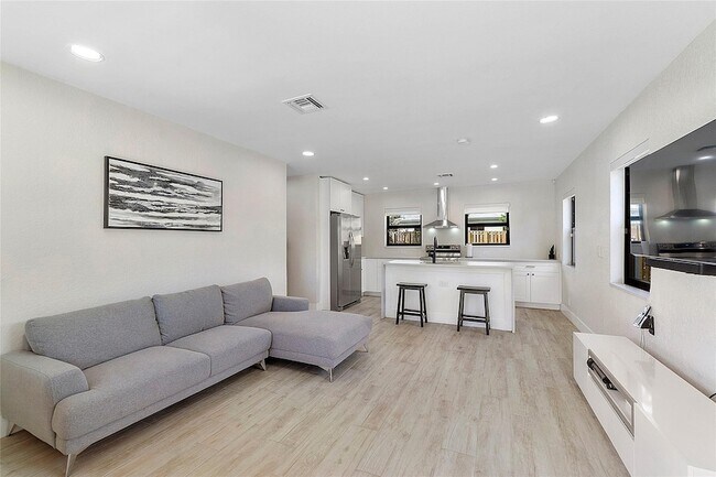 Photo - 513 NW 17th Ave