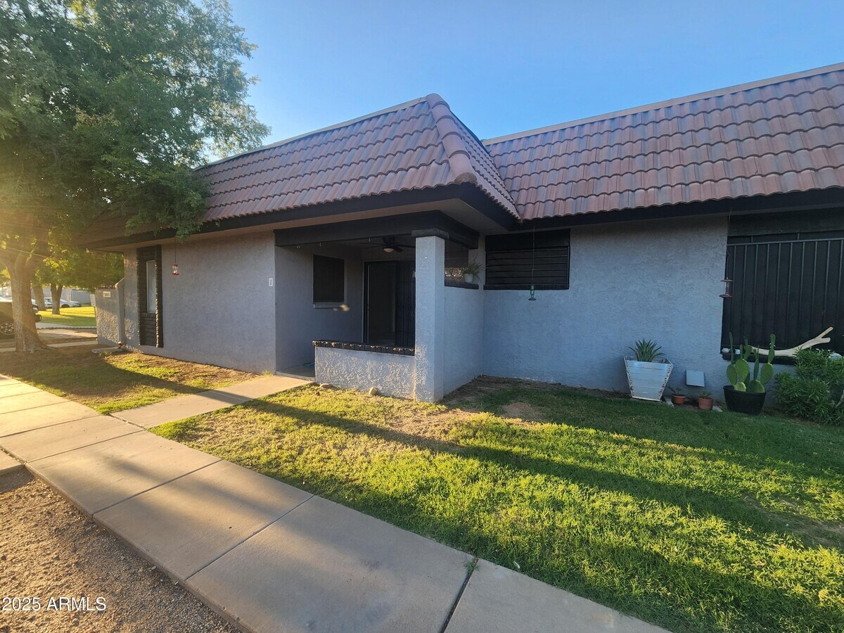 Photo - 9001 W Elm St Townhome