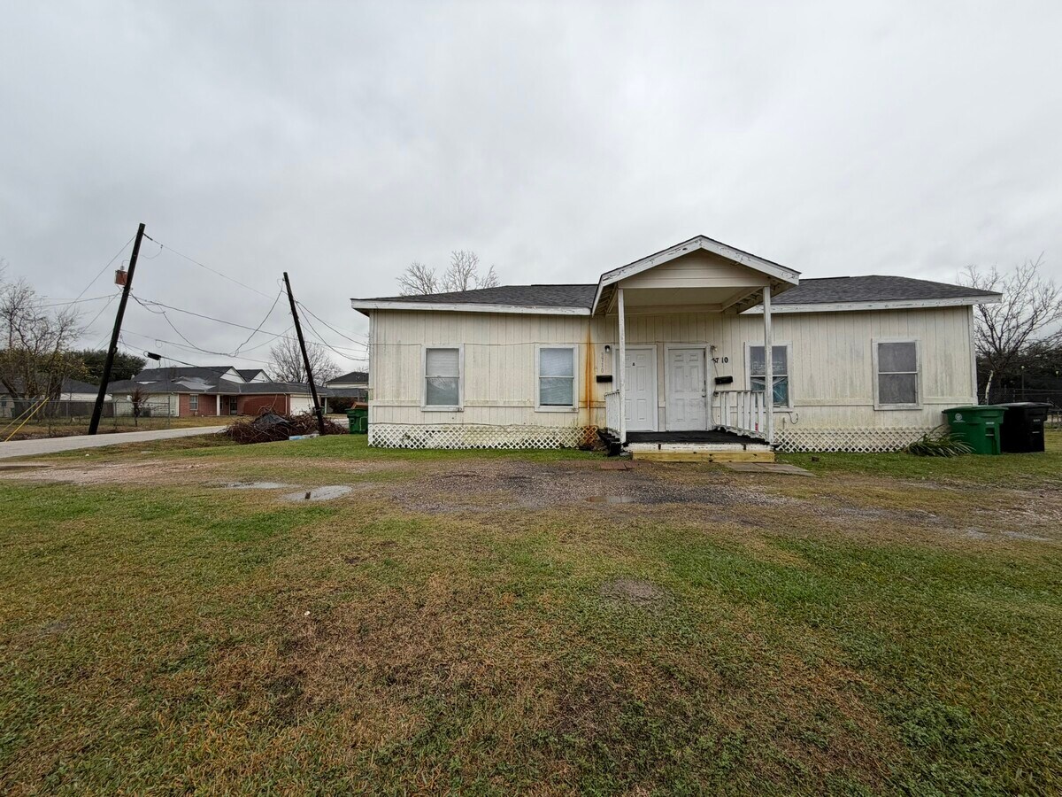 Photo - 3710 Holmes Rd