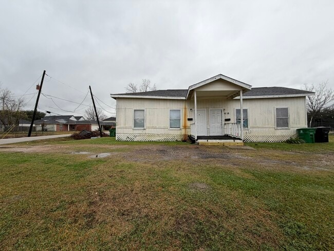 Photo - 3710 Holmes Rd